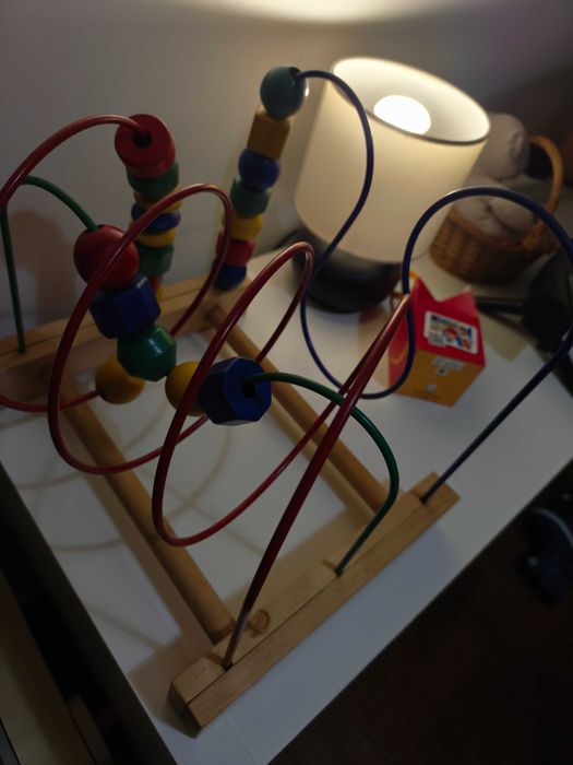 Brinquedo bebe colorido