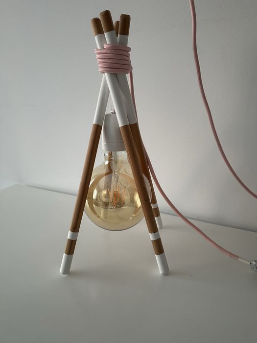 Candeeiro de mesa infantil, tipo tenda, com fio em tecido