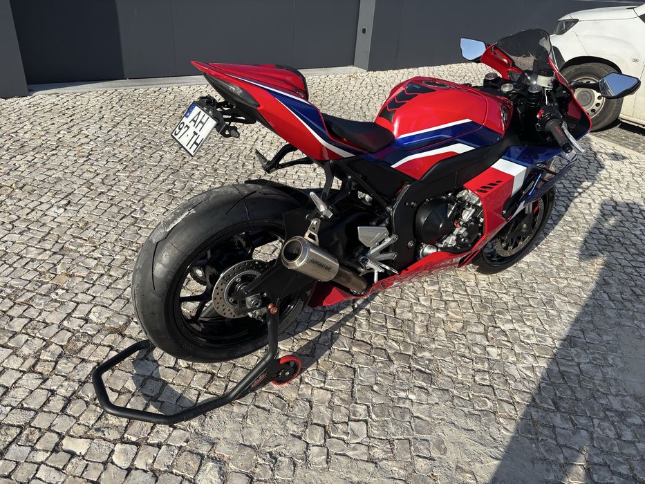 Honda CBR 1000 RR- R Fireblade