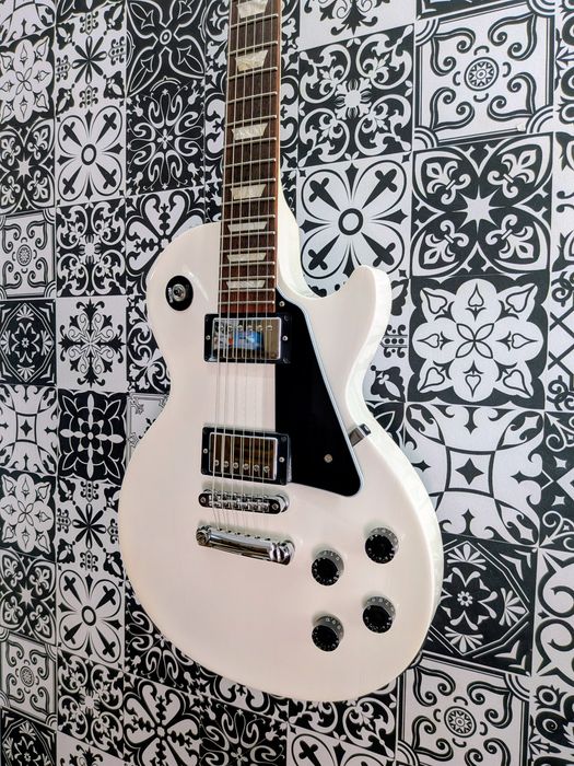 Gibson Les Paul Studio 2012 Alpine White + Case Gibson -  Revisada