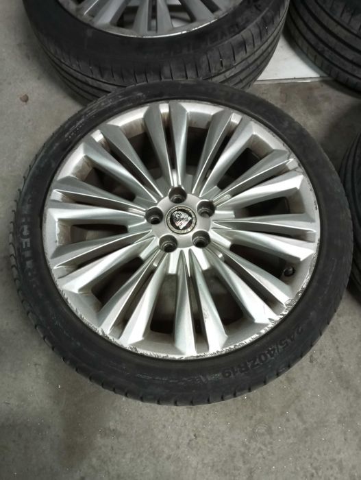 44 - Jantes Jaguar XF 245/40R19 com pneus 5*108 original