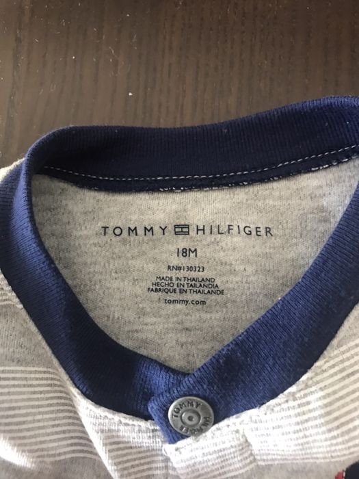 Dres Tommy Hilfiger