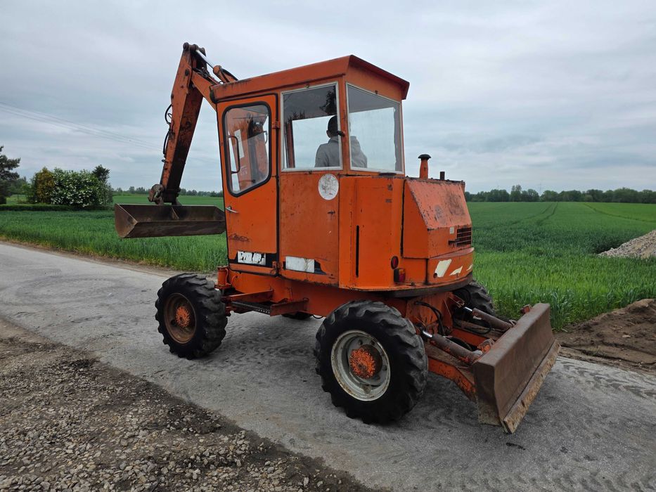 Koparka kołowa Schaeff waga 5500 kg   chwytak z rotatorem