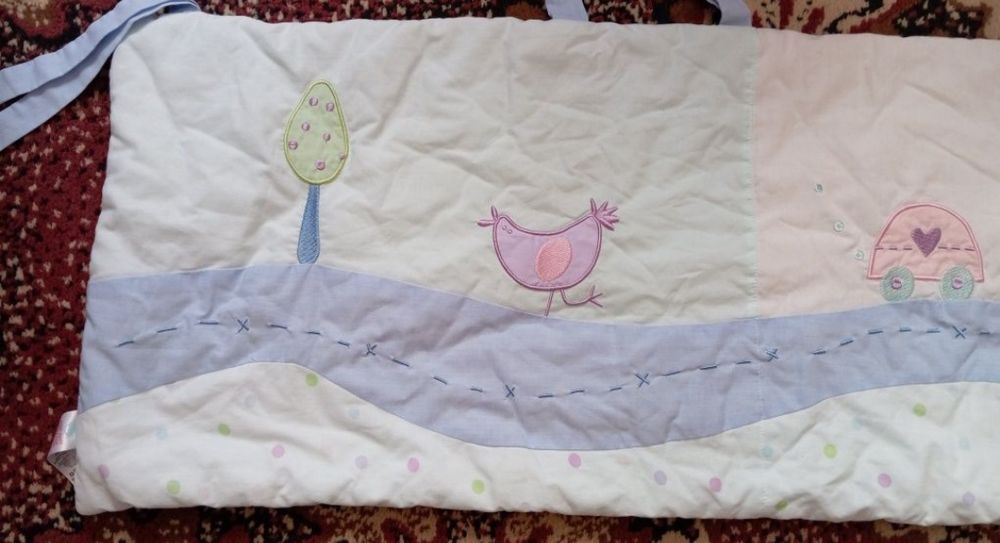 Бортик в дитячу кроватку