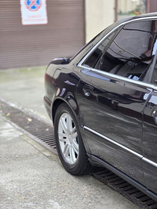 Audi A8 4.2 V8 газ/бенз quattro