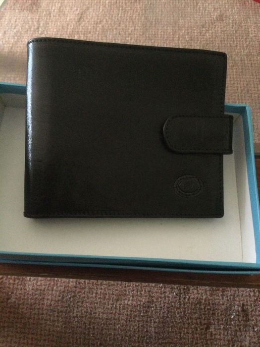 Leather Wallet (New)64751084944513120