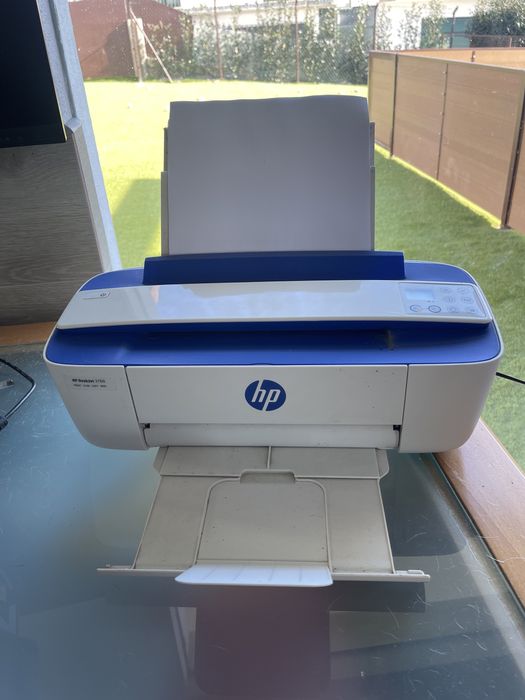 Impressora HP multifuncoes perfeito estado a trabalhar e com tinteiros