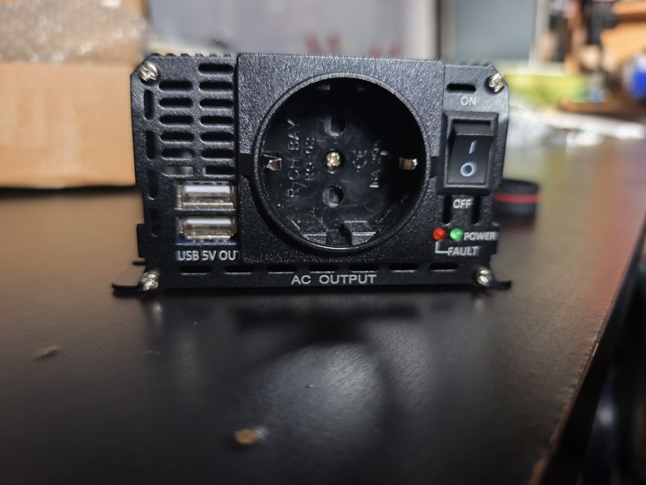 Інвертор напруги 1500W , 12/220В