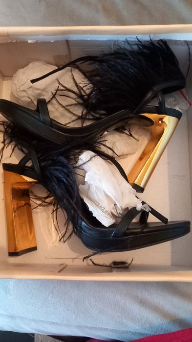 Sandálias Zara com Plumas