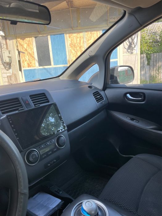 Продам Nissan Leaf 24kwh