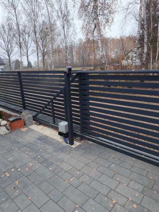 Montaż napędów do bram, domofonów, systemów alarmowych i kamer