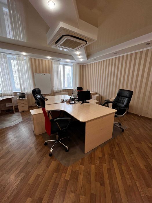 Оренда офісу 300 м² у центрі Житомира | без комісії