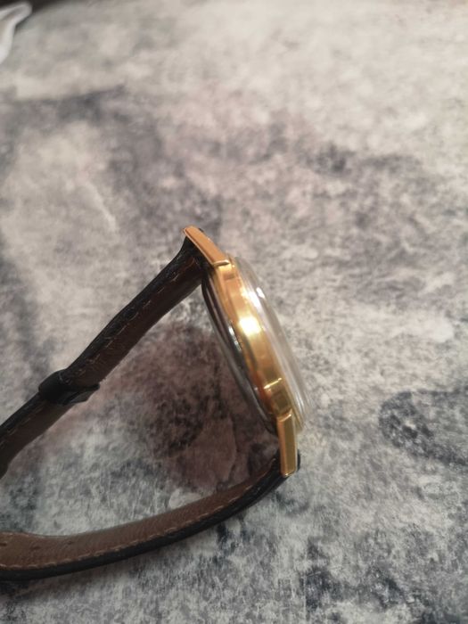 Roamer roto date automático