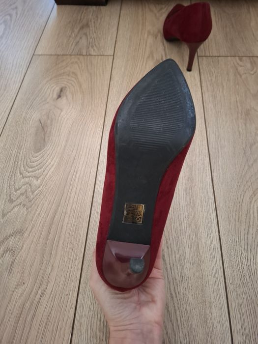 Czółenka zamszowe bordowe szpilki