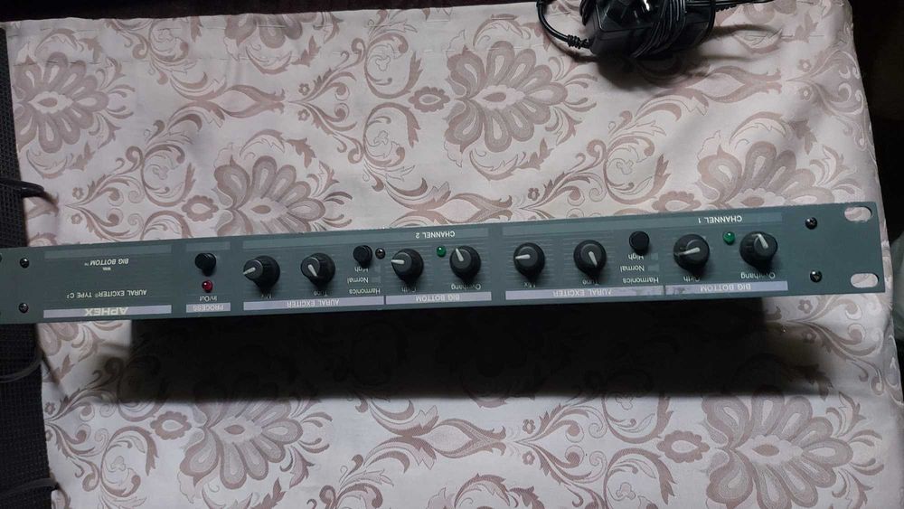Графічний эквалайзер Klark Teknik Square SQ1G  8 000 грн