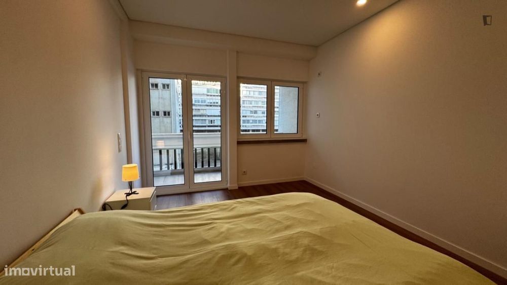Quarto - localizado em Alvalade Lisbon