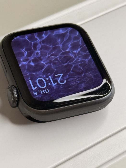 Apple Watch SE 40 мм (2022) — повний комплект