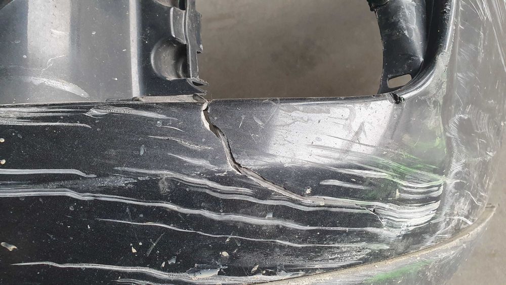 Бампер передній Тойота Авенсіс T25 2007