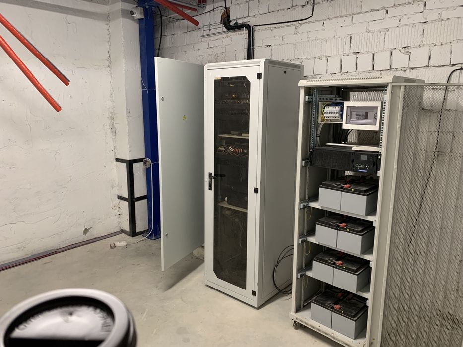 Продаж: Склад ( виробництво ) 4000м + 350м Офісів + 1,2 га територія