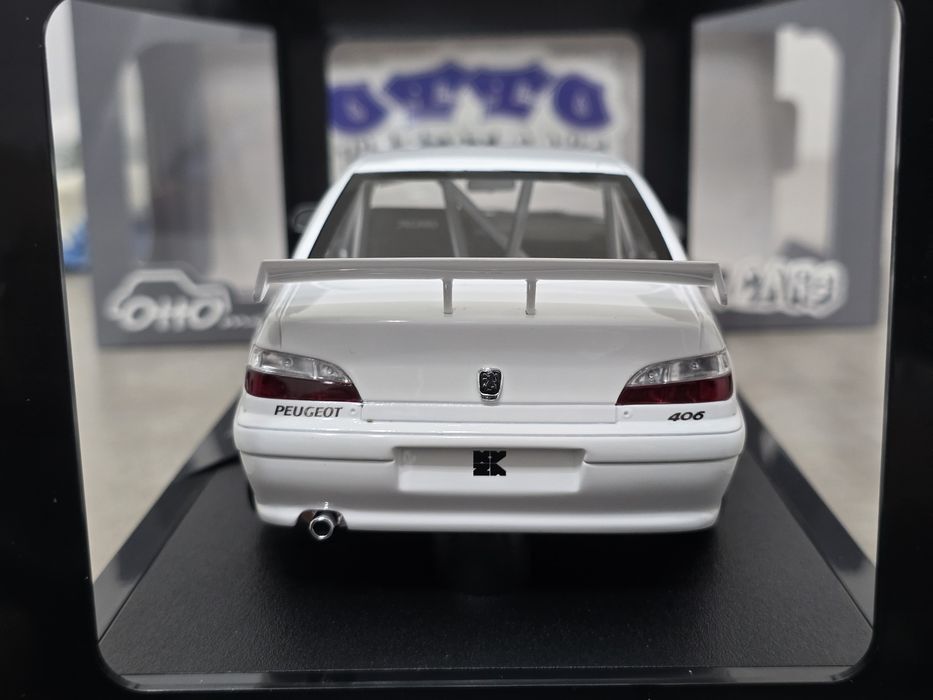 Miniatura 1/18 Peugeot 406