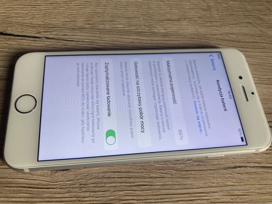 Telefon Apple iPhone 6s- A1688- flash 16 gb- ram 2 gb - biały