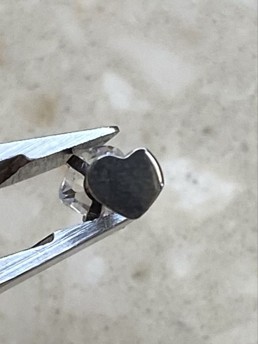 Unisex labret serce 6 mm 16 G kolczyk piercing Tytan
