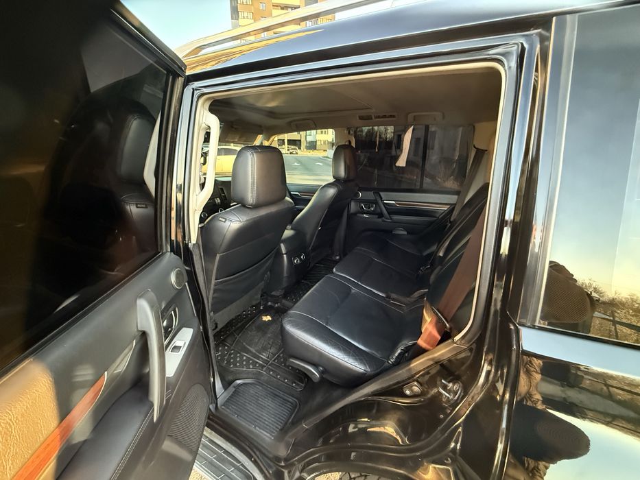 Mitsubishi Pajero Wagon 4