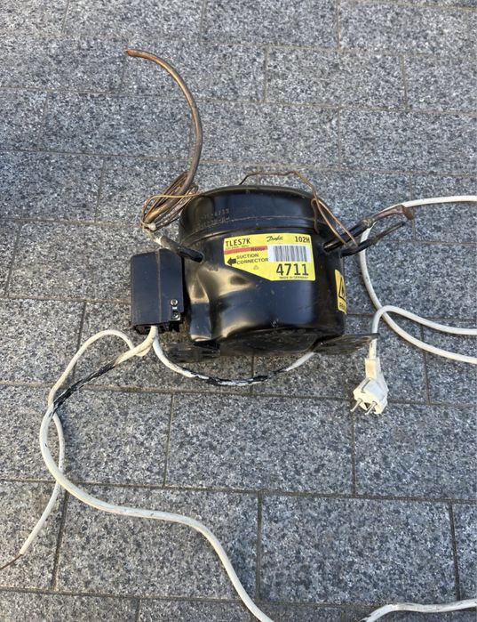 Компресор для холодильника СССР і копресор Danfoss