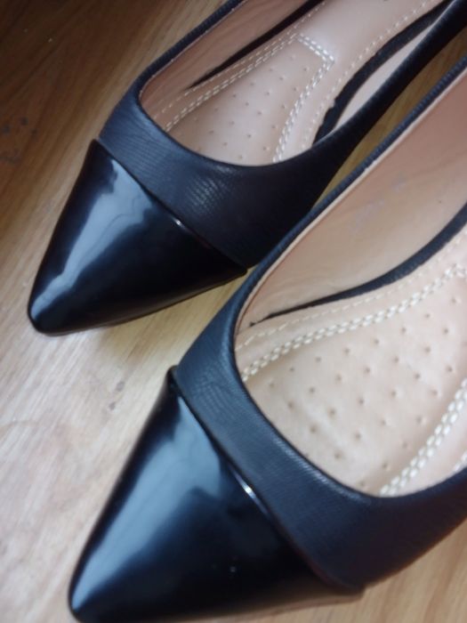 Sprzedam buty czarne nowe roz. 38