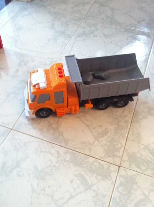 Brinquedo - Camião das obras