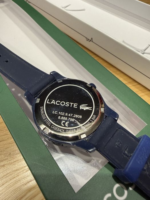 Zegarek dla dziecka Lacoste. Oryginalny