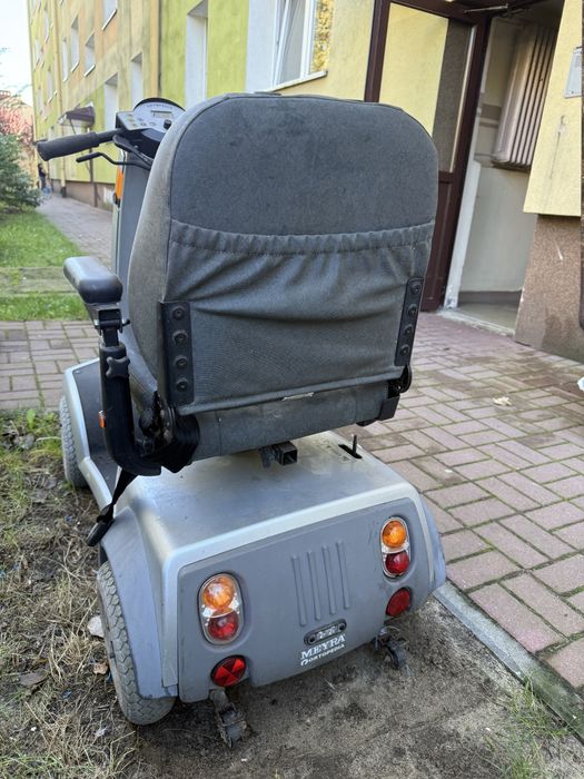 Wózek inwalidzki elektryczny