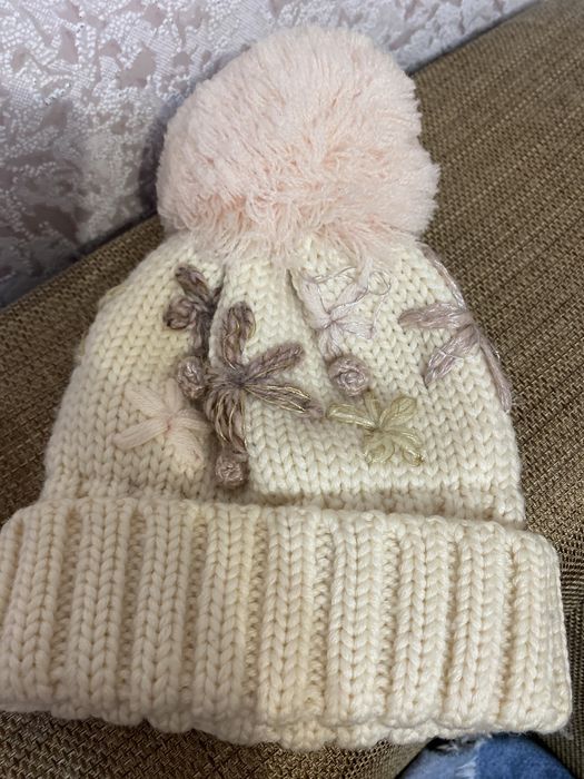 Продам теплу шапку для малишки десь 1-1,5 рочок