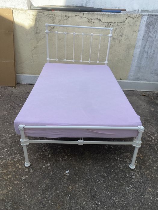 Cama de ferro antiga complets