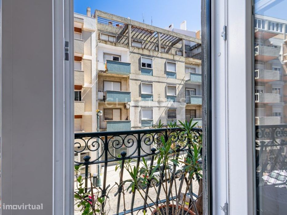 Venda Apartamento T3 , 112 m2 Renovado Varanda, Estefânia - Lisboa