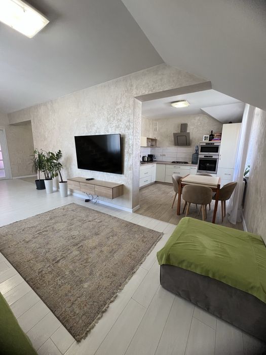 Продається двокімнатна квартира