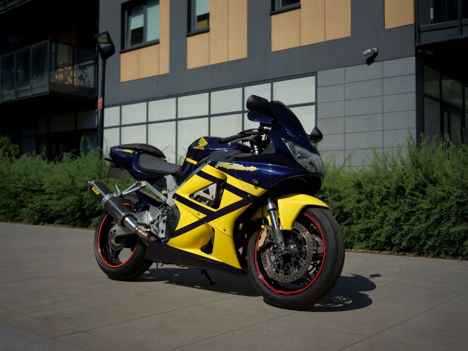 Honda CBR 929 RR Fireblade SC44 ** 148 KM ** Power Comander** Pirelli Supercorsa