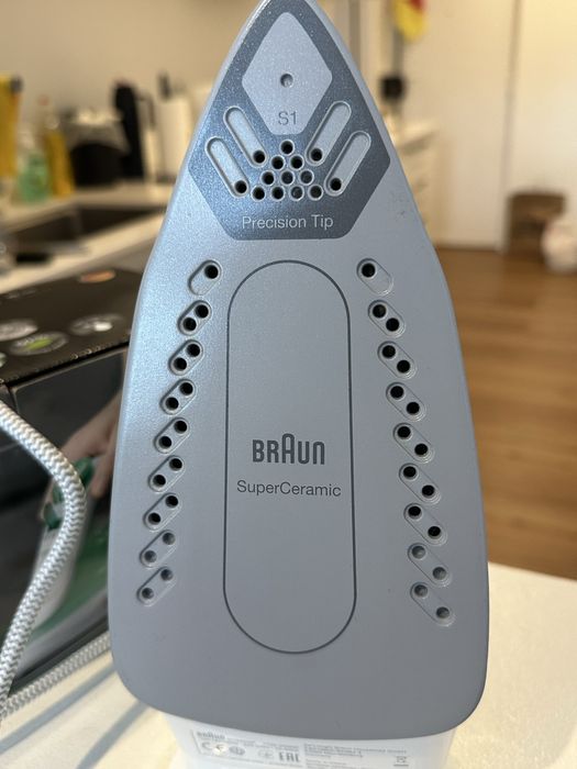 Ferro de Engomar Roupa à vapor Braun