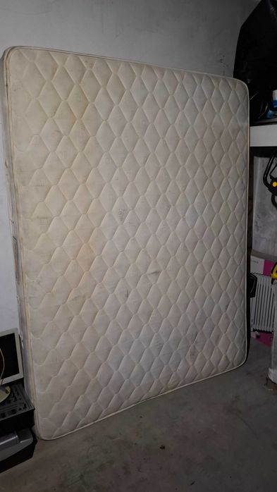 Limpeza garagem – artigos variados (Bicicleta, Colchão, Mala..)