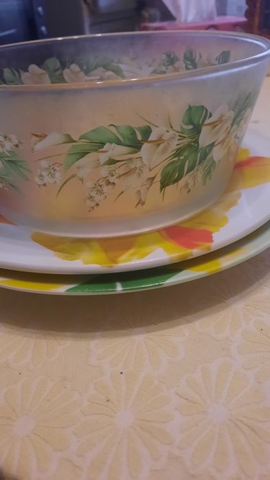 Большие блюда та конфетници.