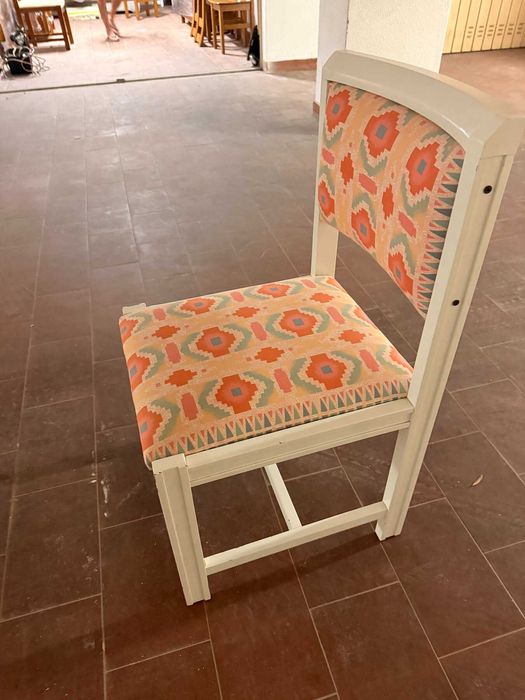 Cadeira de quarto estofada