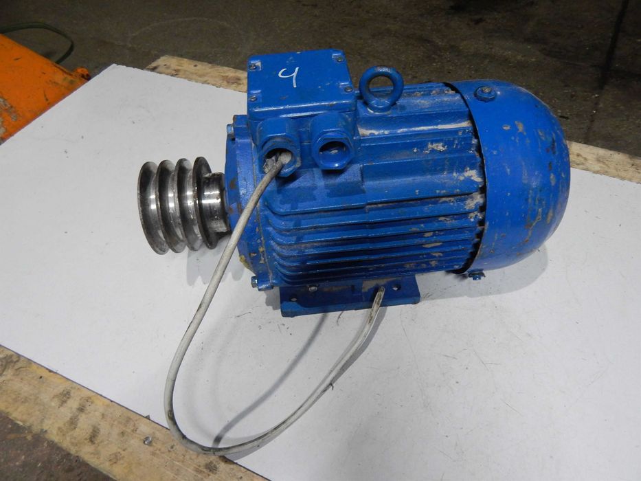 Асинхронний двигун ВЕМЗ 5АМ112МА893 2,2 кВт 710 об/хв