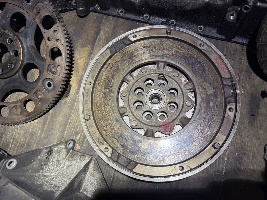 Маховик двухмассовый м47 м47н м57 м57н BMW e39 e38  e46 e53 e90 e60