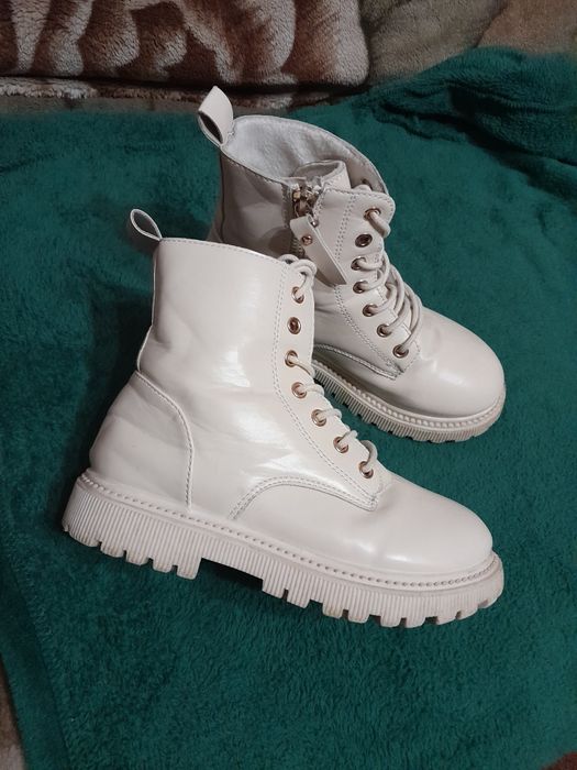 Продам ботіночки для дівчинки