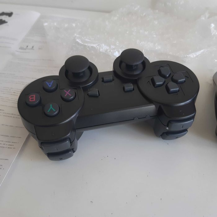 Two 2.4GHz Wireless Gamepad Bundle – New64552986219650123