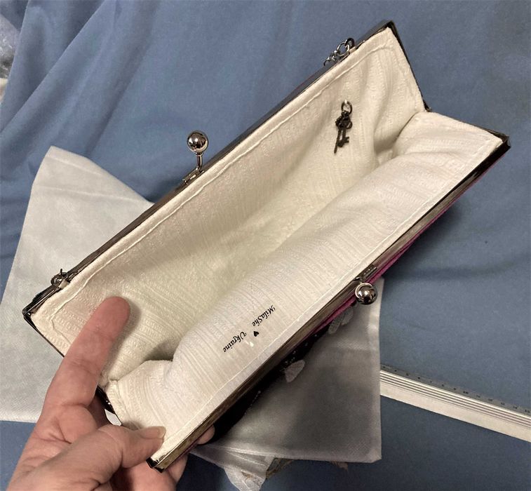 Оригінальна велюрова вечірня сумочка косметичка клатч пчелы бджоли