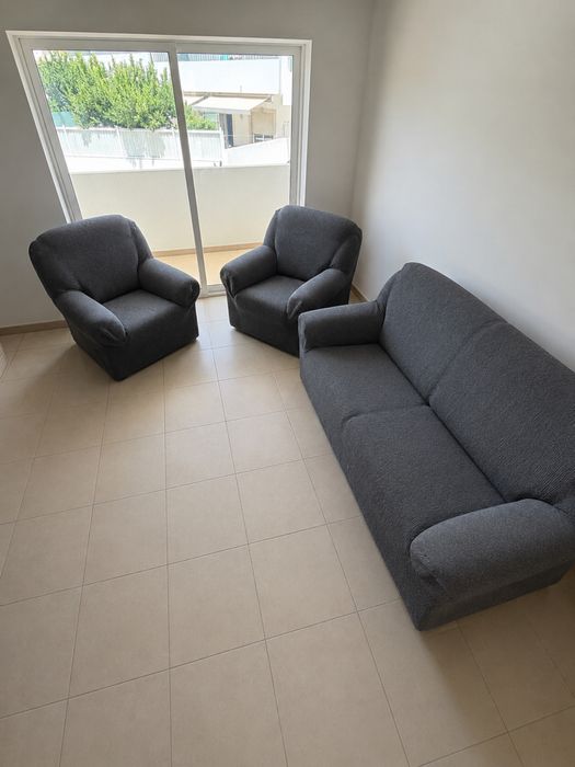 Dou Sofa cama e dois individuais