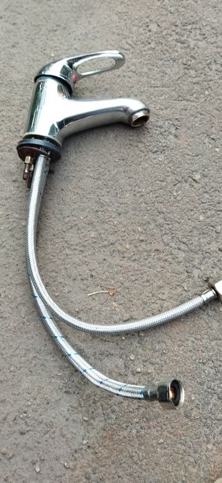 Змішувачі для холодної та гарячої води