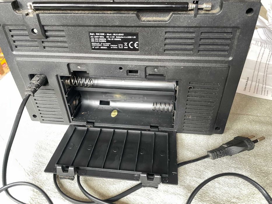 Rádio Portátil com leitor de cassette e leitor multimedia