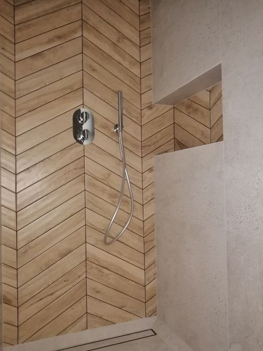 GLAZURNIK, KOMPLEKSOWE REMONTY, malowanie wnętrz, układanie podłóg